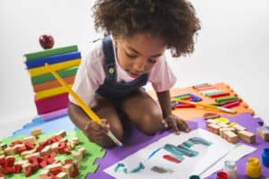 keep toddlers busy