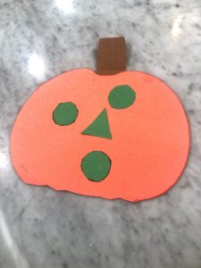 These Super Easy Fall Craft Ideas For Toddlers Will Make Autumn Enjoyable For The Entire Family! Make These Quick and Easy Fall Kids Crafts In Minutes with Supplies Found In The Home or Outside!