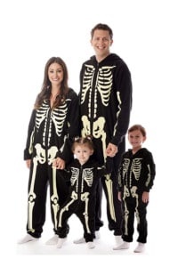 Looking for Awesome Family Halloween Costumes? Well You Don't Want To Miss These! We Included DIY Family Costumes, Easy Halloween Costumes, and Fun Character Costumes for Mom, Dad, Baby, and Kids