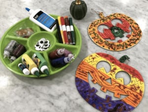 This Wood Jack-O_Lantern Halloween Craft For Kindergarten is so Simple! Halloween Crafts Are Awesome And This Activity Is One Of The Best For Creativity.