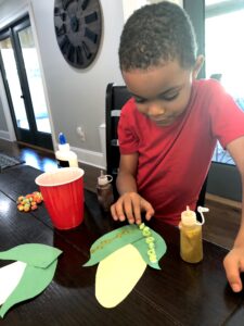 Looking for A Fun and Easy Corn Craft Preschoolers Will Love? Well Check Out This Awesome Fall Craft That Will Keep Your Child Occupied for The Season! #fallcraftsforkids #corncraft #thanksgivingcraft