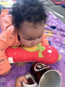 high-contrast-mug-tummy-time
