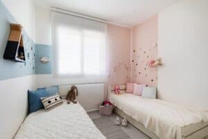 brother-and-sister-small-shared-room-28