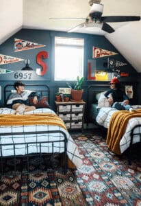 small-kids-room-storage-ideas-38